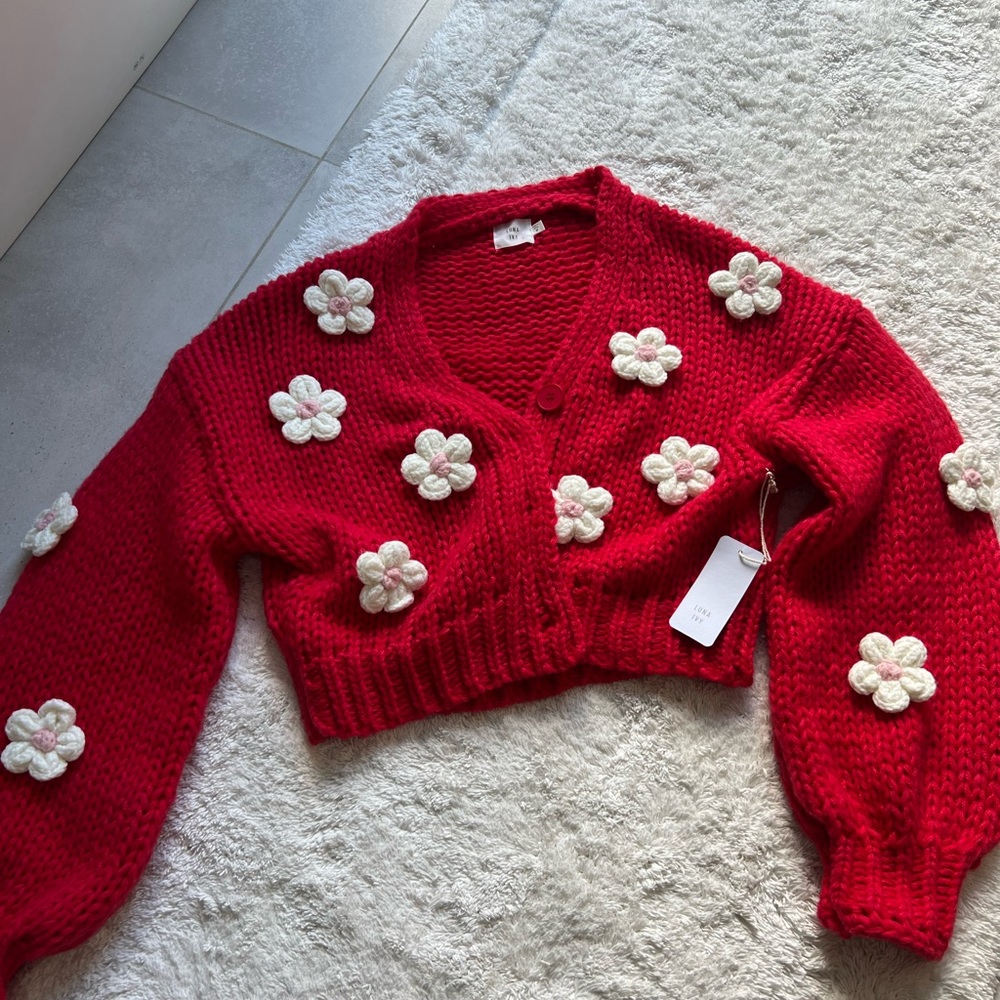 Luna Ivy sweater! Size M. Super cute and stylish.